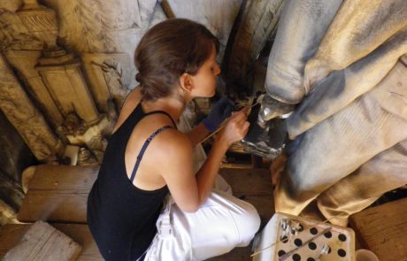 The cleaning process of stone sculptures
